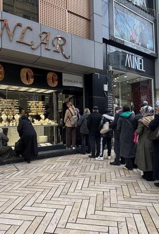 Gold slump triggers buying frenzy