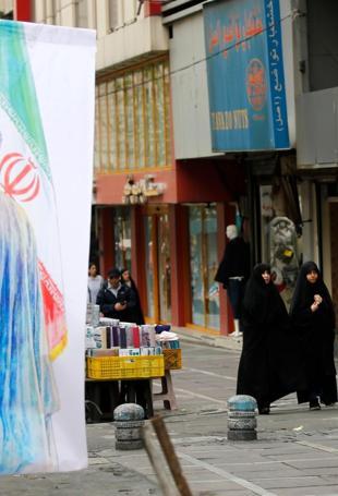 Trump mulls seizing Irans Kharg Island despite talks