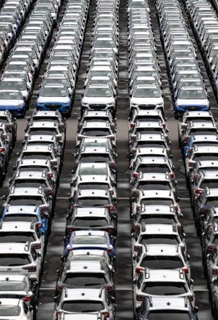 Türkiye’s auto market contracts nearly 13 percent in March