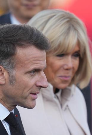 Anger in France over Trumps Macron dig that wife treats him badly