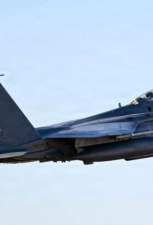 Iran, US race to find crew member of crashed American fighter jet