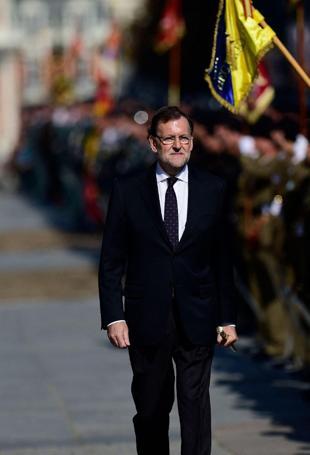 Spanish ex-minister on trial for spying to propect the party