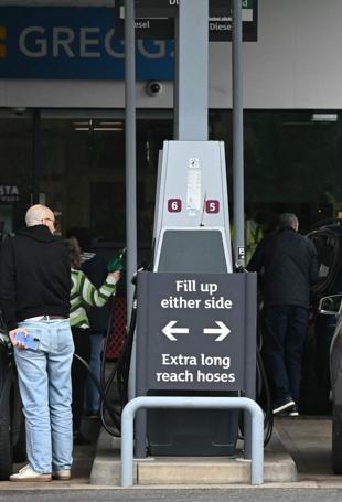 Clean power cushions UK as gas prices surge: Report