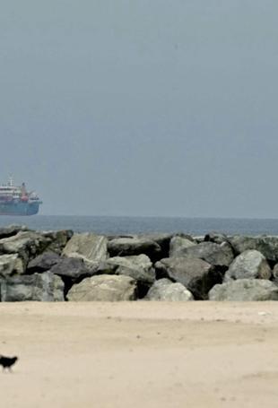 Trump vows US will sink any Iran boats that challenge blockade