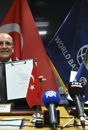Şimşek signs 1.67 bln euro World Bank deal for Istanbul rail project