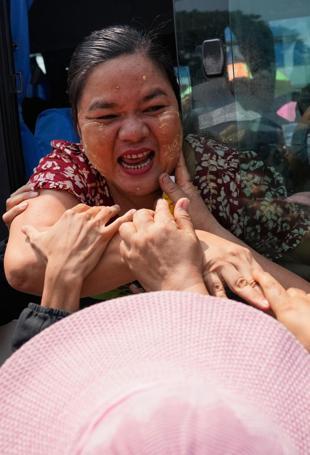 Myanmar leader commutes all death sentences