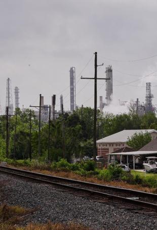 Money, lobbyists, inertia: why fossil fuels are so hard to quit