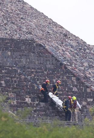Mexico pyramid gunman kills Canadian tourist, wounds six