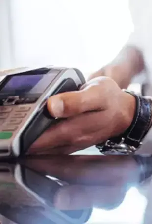 Credit card spending in Türkiye surges 50 percent in March