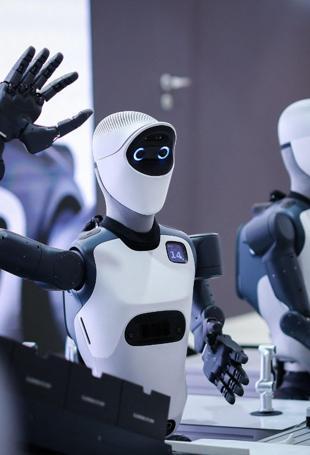 AI-powered robots offer new hope to German factories