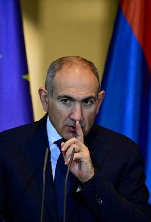 Pashinyan condemns burning of Turkish flag in Yerevan