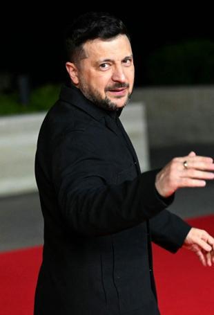 Zelensky visits Saudi Arabia for new security talks