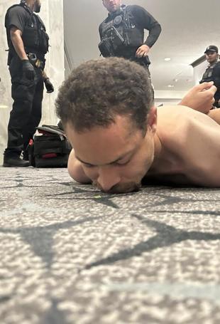 Suspect in shooting at Trump press dinner to appear in court