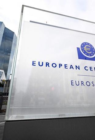 ECB set to hold rates steady with eye on Iran crisis