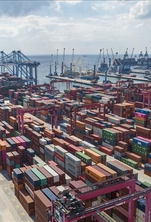 Free zones record 1.8 percent export growth in January-March