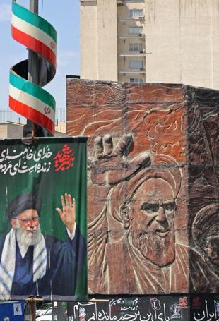 Trump tells Iran to get smart soon on nuclear deal