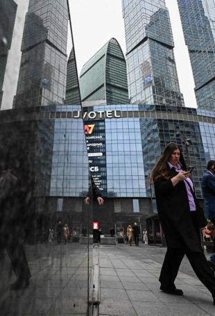 EU chief says Kremlin imposing digital Iron Curtain