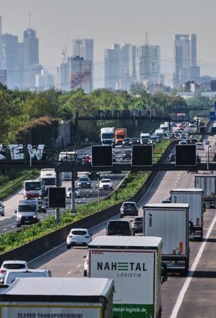 Trump says will raise US tariffs on EU cars to 25 pct