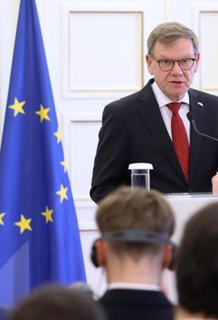 Germany seeks close dialogue with US: German FM