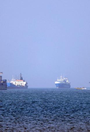 US-Iran ceasefire on brink as UAE reports attacks