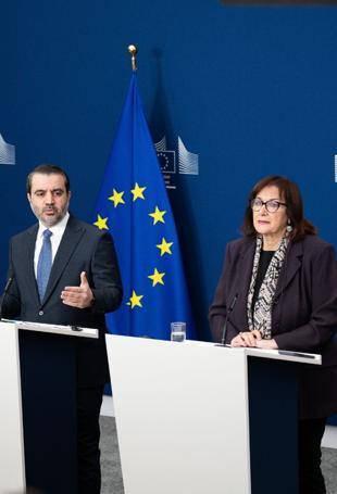 Eyeing migrant returns, EU pushes to revive Syria ties