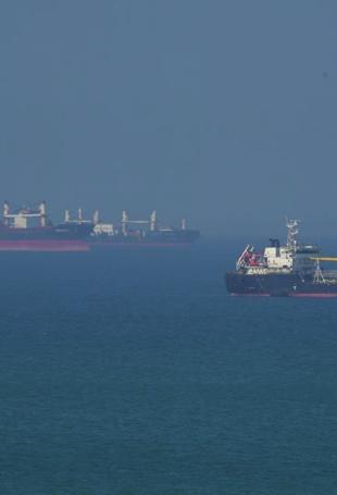 Western military presence set to rise near Hormuz