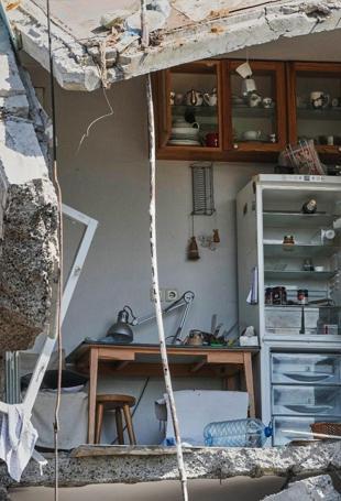Russia pummels Kiev, killing at least 24 and denting peace hopes