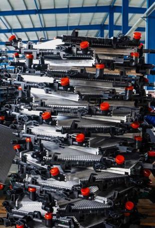 Chinas April consumption, factory output growth slowest in years
