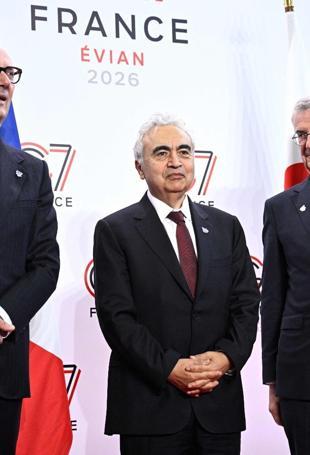Oil stocks declining very fast, IEA chief warns