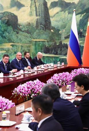 Putin, Xi hail unyielding ties in talks after Trump visit