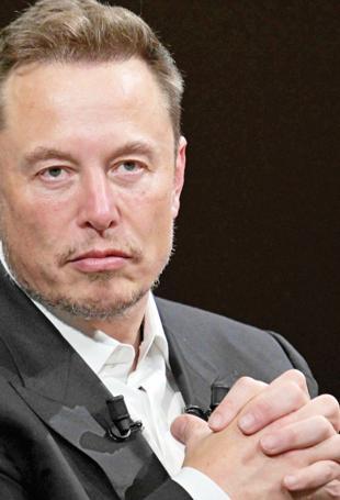 Musk eyes Wall Street record with SpaceX public offering