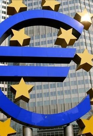 Eurozone business activity shrinks further in May