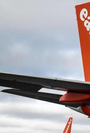 EasyJet reports deeper first-half loss on Mideast war