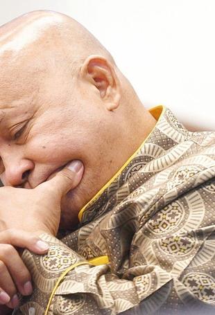 Philippines orders arrest of fugitive senator sought by ICC