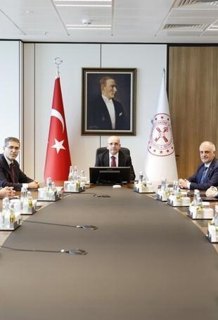Türkiye economy resilient to shocks, financial panel says