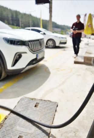 Green charging rises as EV network expands