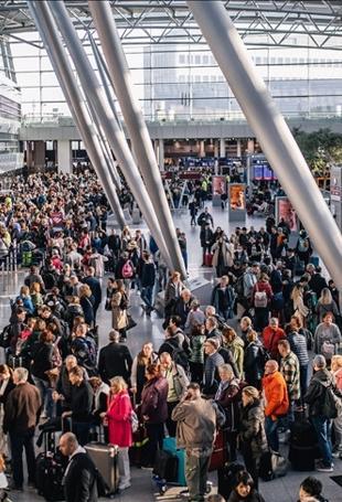 Munich airport briefly halts flights after drone alert