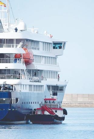 Dutch health officials clear hantavirus ship to sail again