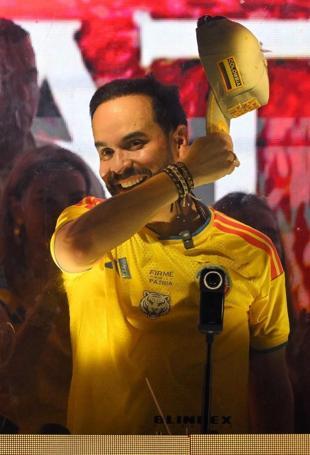 Trump fan, leftist through to Colombia presidential runoff