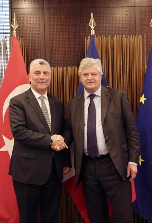 Türkiye aims to boost trade with France to $30 billion by 2030