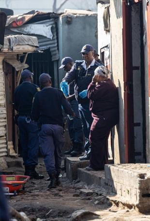 Gunmen shoot dead 12 near Johannesburg
