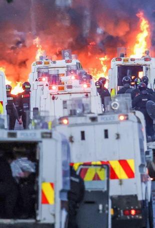 Northern Irish police use water cannon on second night of protests