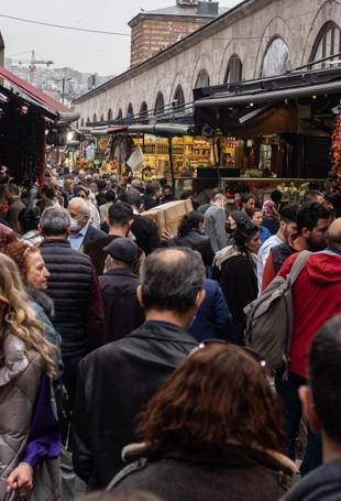 Retail sales in Türkiye surge 11.4 percent year-on-year in April