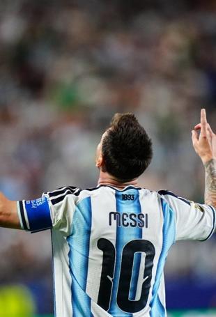 Magical Messi equals World Cup goals record as Argentina win