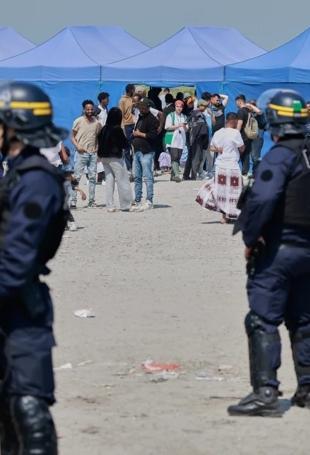EU lawmakers to approve migrant detention and deportation boost