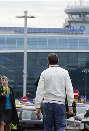 Moscow airports briefly closed after nearly 60 drones destroyed: authorities