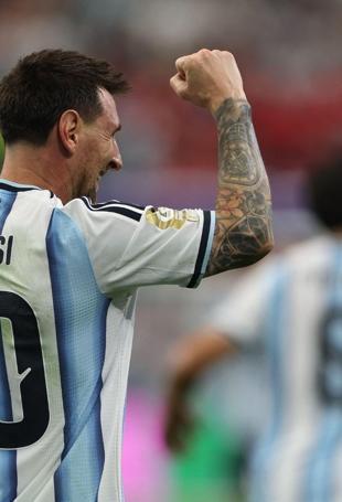 Messi sets World Cup scoring record