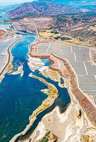 Renewable share in power generation hits 26-year high