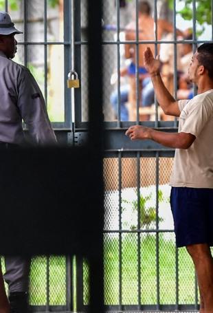 Panama to build a maximum-security prison for gang leaders