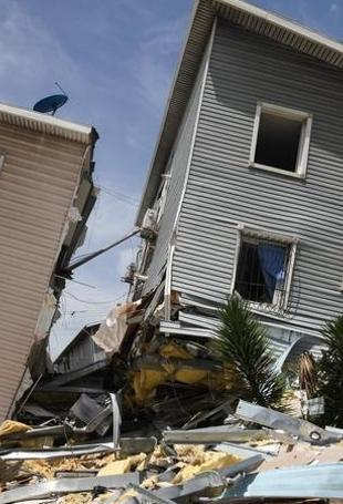 Hope fades, hunger grows a week after Venezuela quakes